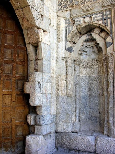 The gatekeeper’s niche With the sun the old man rose and after a small breakfast went to the gate of the walled city.